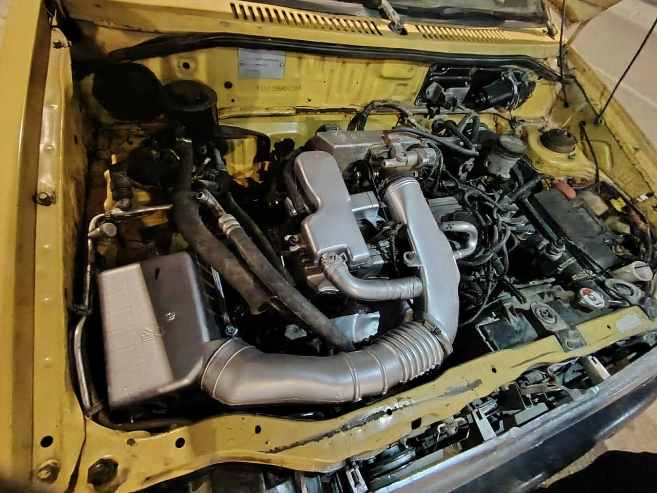 سايبه للبيع موديل 11 مصفره هيئه وغرامات كير. جديد حداديه جديده تخم تاير جديد كهربائيات كلهه شغاله السعر 18وبيهه مجال 
***********
