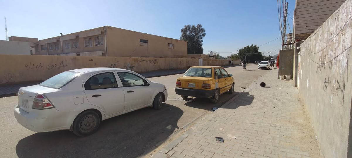 دار للبيع 200متر في حي الميلاد طابقين شارع 15مقابيل مدرسة منطقة ال27 موقع مميز يتكون  من أربع غرف نوم البيت بناء قديم للستفسار الاتصال على رقم ***********
