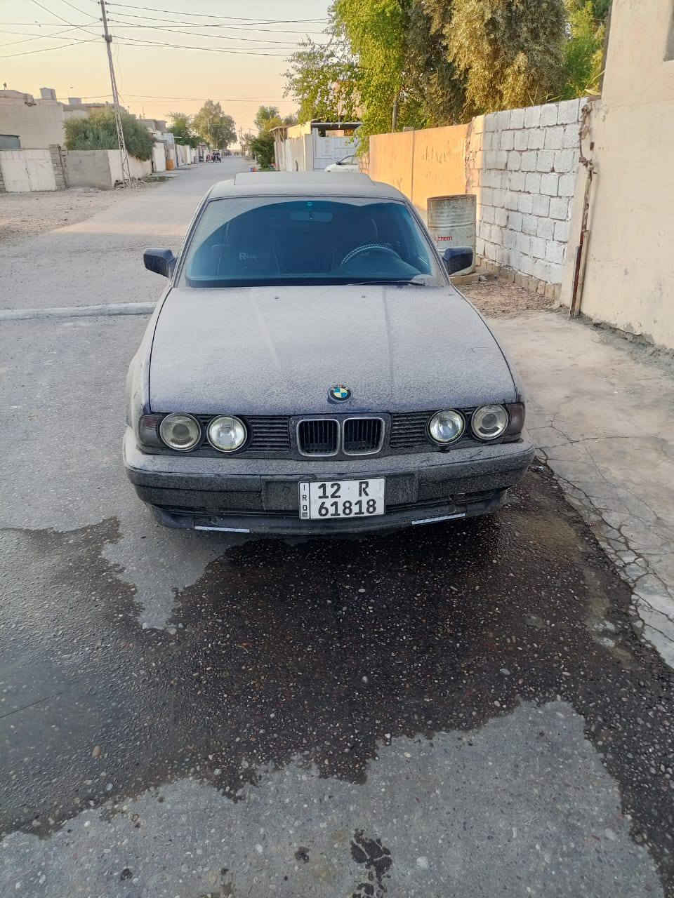 السلام عليكم موديل 1990 شرط محرك وتخم تاير وصدر جديد تبريد ثلج تشغيل مواصفات اوتوماتيك محرك مفتوح الحجم 525 بيها فول تشغيل عن بعد جام وتنته ويا اللي تقفل يصعدن السعر 40 مال واحد متوازي مكان السياره صلاح الدين تكريت رقم الهاتف *********** رقم الثاني ***********
