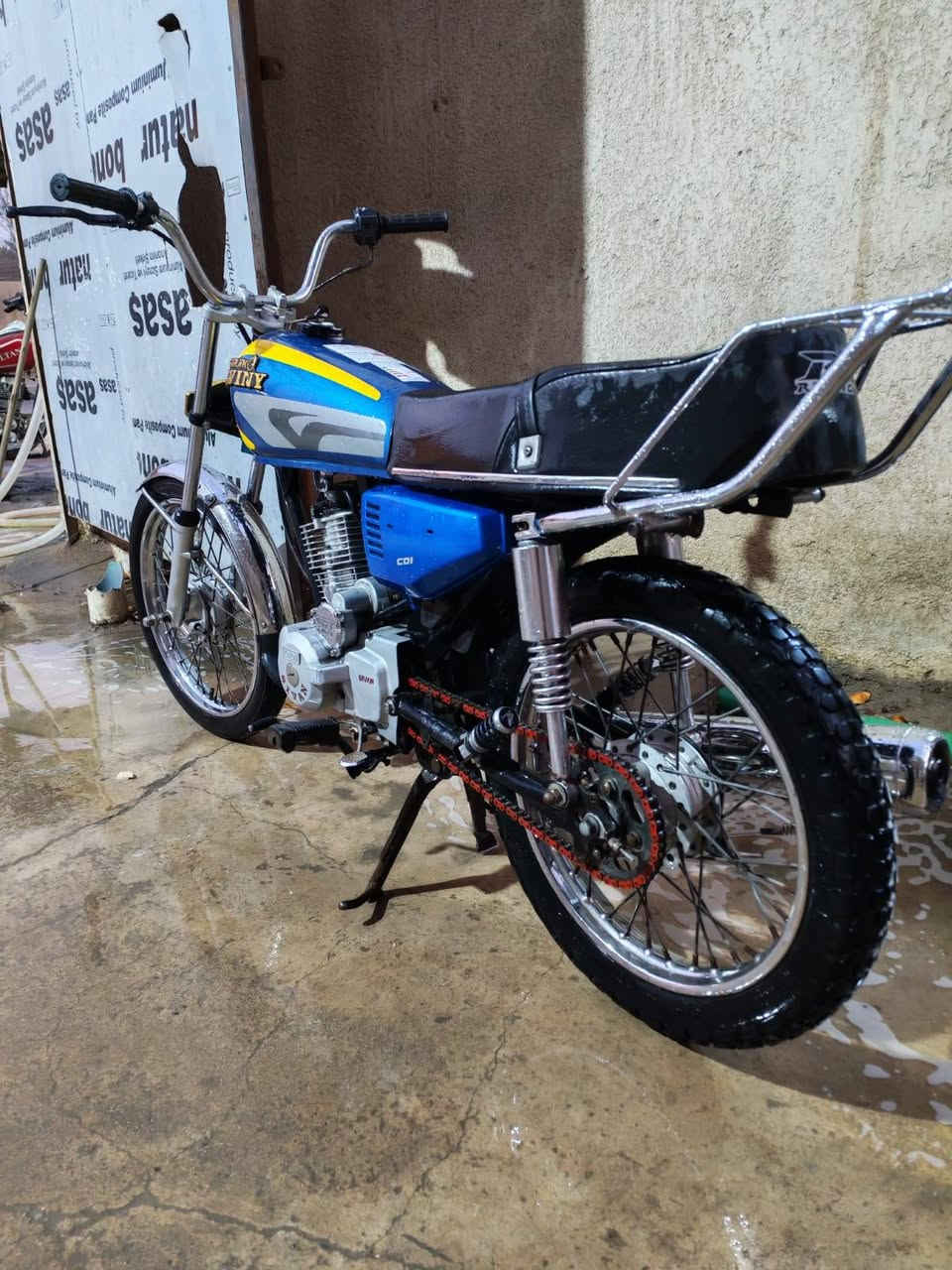 السلام عليكم دراجه ايراني تعمير أغراض جديد مكينه سفان ٥ كير شلعه ومعدل فول الدراجه سكنر ٤٧٥ وبيها مجال ***********
