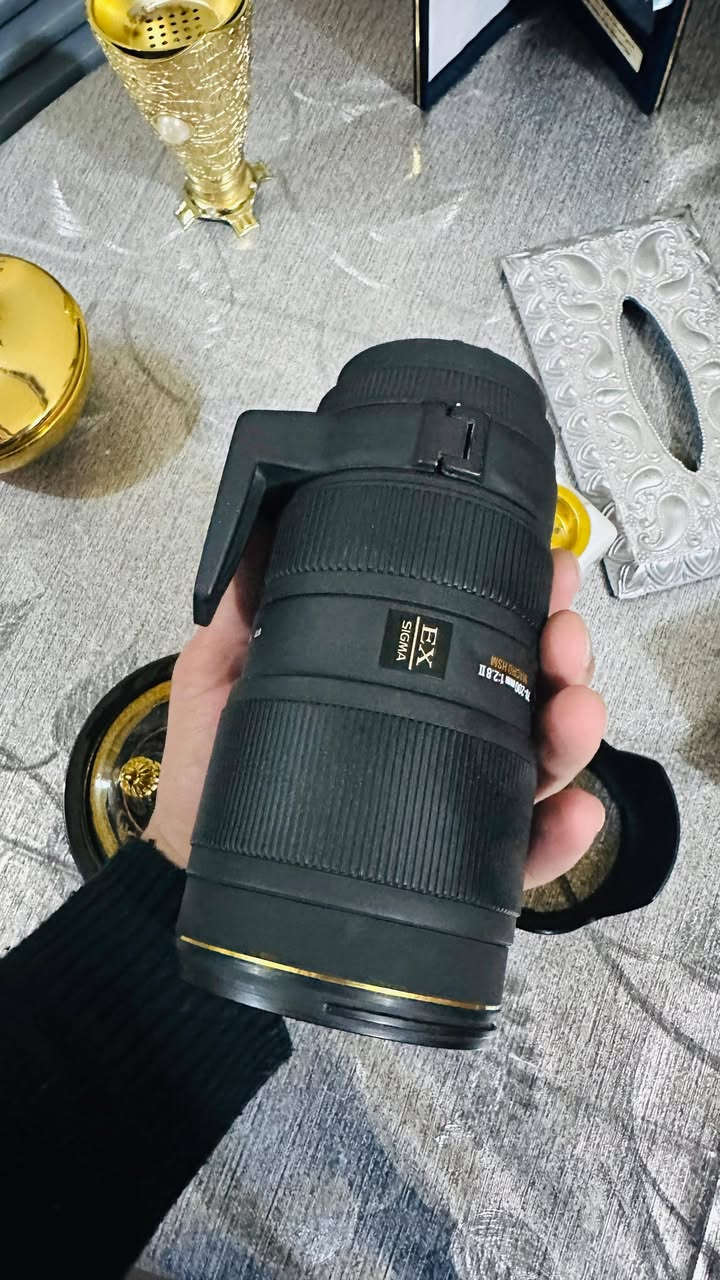 سلام عليكم  زوم 70. 200 سكما جيل الثاني نيكون زوم كلش نضيف كبالل عينك تجي تفحص واخليك علة راسي ماتشتري لا تعامل 600 وبي مجال للطيبين مستعجل علة بيعته.  ***********
