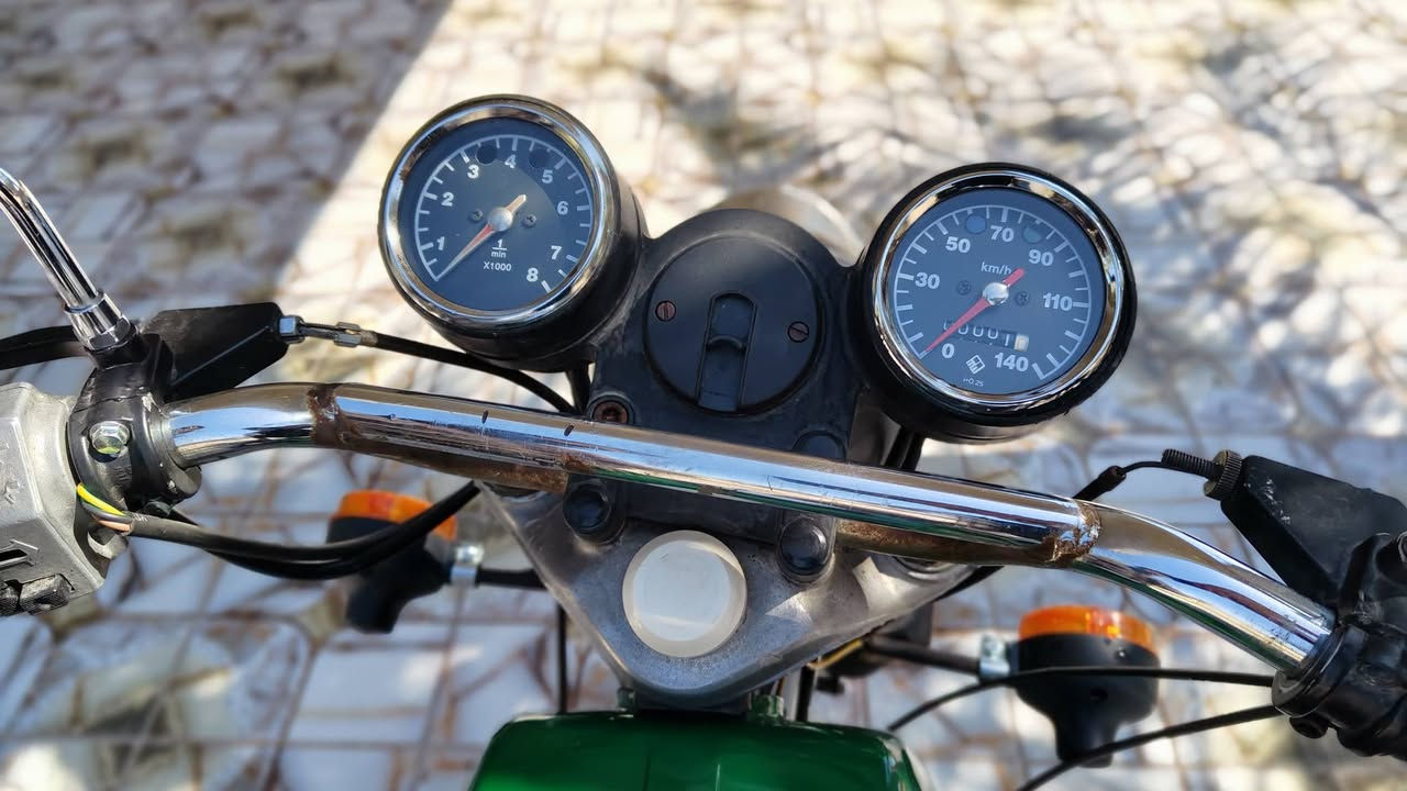 السلام عليكم دراجة للبيع MZ/82 كصه ثانيه كهربائيات كله شغال داينمو مامحوره دراجة مرقمه تحويل ثاني يوم السعر خاص ***********
