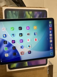 ايباد ١١ برو • ١٢٨ جيجا • بطارية ٨٦٪