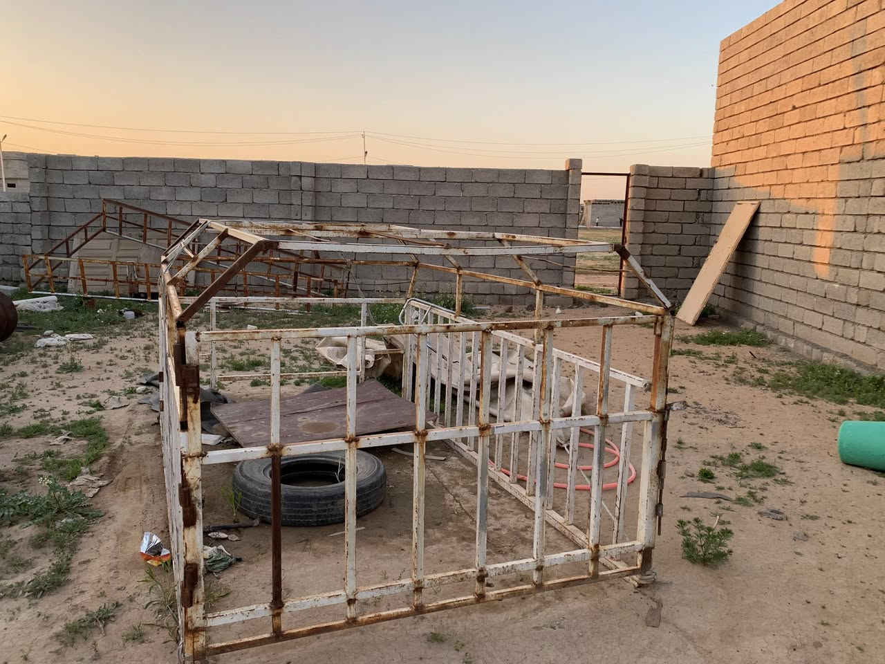 السلام عليكم محجل كيه نثيه 2700 جديد هوه والجادر ماله موجود السعر ٢٠٠ وبي مجال قليل 
الشرقاط الجميله للاتصال 

‭٠٧٨٧ ٤٢٠ ٩٢٣٦‬
