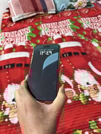 جهاز 15برو ماكس شرق اوسط. ماستر. نضافه فول  بطاريه ٩١مكاني مدينه الصدر...