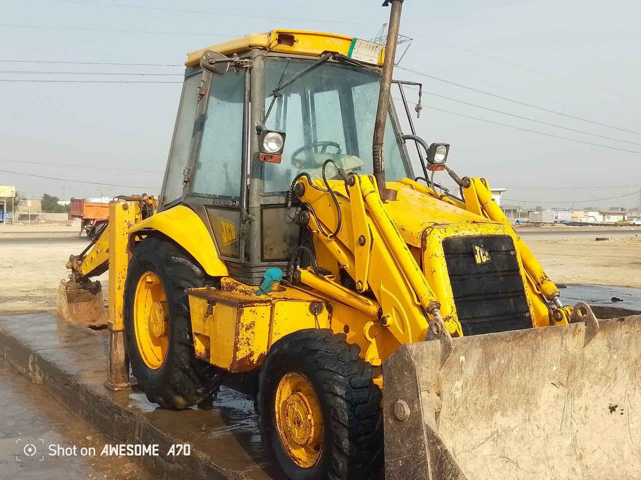 سلام عليكم 
مستعجل علبيع جي سي بي موديل 96 للبيع محرك مجفت جديد كير عادي جديد رقم نجف بسمي سنوية لل29 
مكاني بغداد ***********/***********
