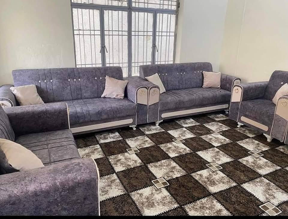 السلام عليكم  بسعر 300 اي تخم داخل صور جديد مامستخدم شغل وسط 10 نفرات
الاستفسار واتساب
***********
