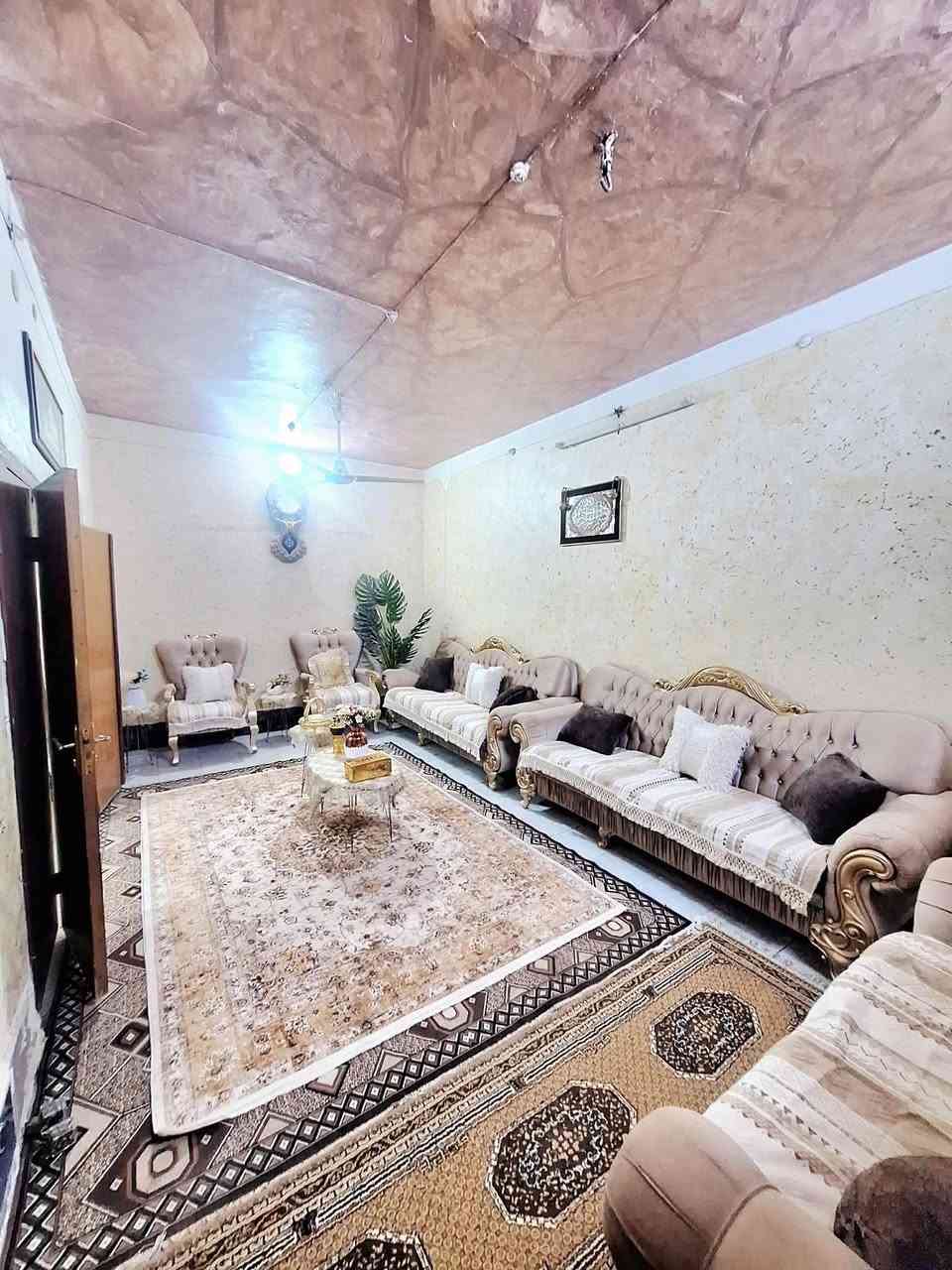 بيت طابو صرف اسماعيليه الاولى ١٦٠متر طابقين
بسعر  ١٨٠
شارع جامع سيد جعفر كافة الخدمات تبليط ومجاري
ومنطقه قريبه بسوك ومرغوبه 
البيت عالي جدا ونظيف 
يحتوي ثلاث غرف وصاله واستقبال ومطبخ وهول وصحيات داخليه خارجيه مع ترك خلفي كبير
للإستفسار الاتصال ***********
أو مراجعه مكتب الاصدقاء للعقار 
العنوان تقاطع الوائلي مقابل ريحانه سنتر
