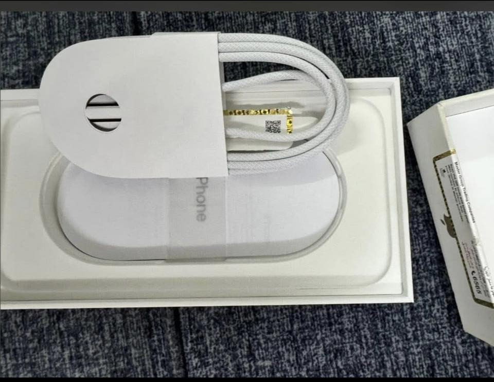 السلام ايفون 16 للبيع 
سعر 850 الف 
اتصل 

‭0770 019 3549‬
