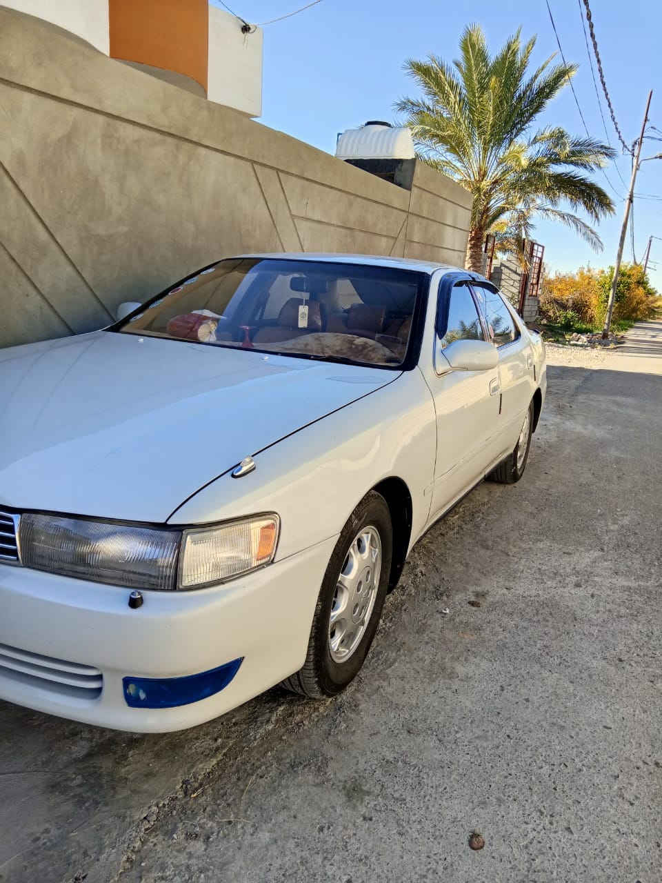 السلام عليكم للبيع اكرسته موديل 94 رقم ديالى سنوية صاقطه مكينه وكير بطه كهربائيات كلهة شغاله تبريد شغال الكنمبريسر ابلاد مال الشركه غرفتهة جديده السياره مكفوله من ضربه وكصه ونقل جثه مابيهة نقص برغي مكان السياره ديالى شهربان السعر63 وبيهة مجال للشراي ***********
