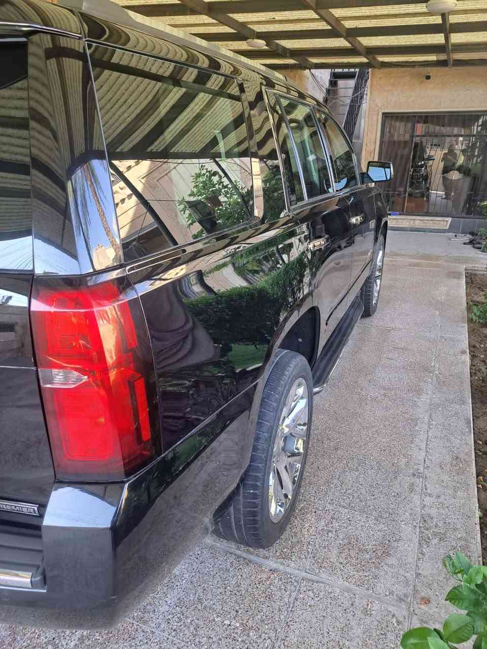 السلام عليكم تاهو فئه بريمير موديل ٢٠١٨ خليجي مكفول ماشية ٩٥ الف كيلو  فول مواصفات واحد على واحد
بدون نقص ورقم جديد سنويه بأسمي 
 السعر ٣٨٥ ورقه مكان السياره بغداد 
رقم تليفوني 
(***********)
