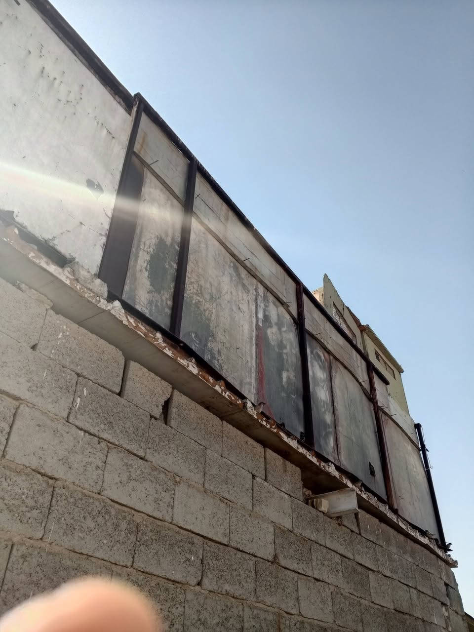 متاح حديد للبيع شلع ب100الف مكاني دورة ابو دشير
***********
