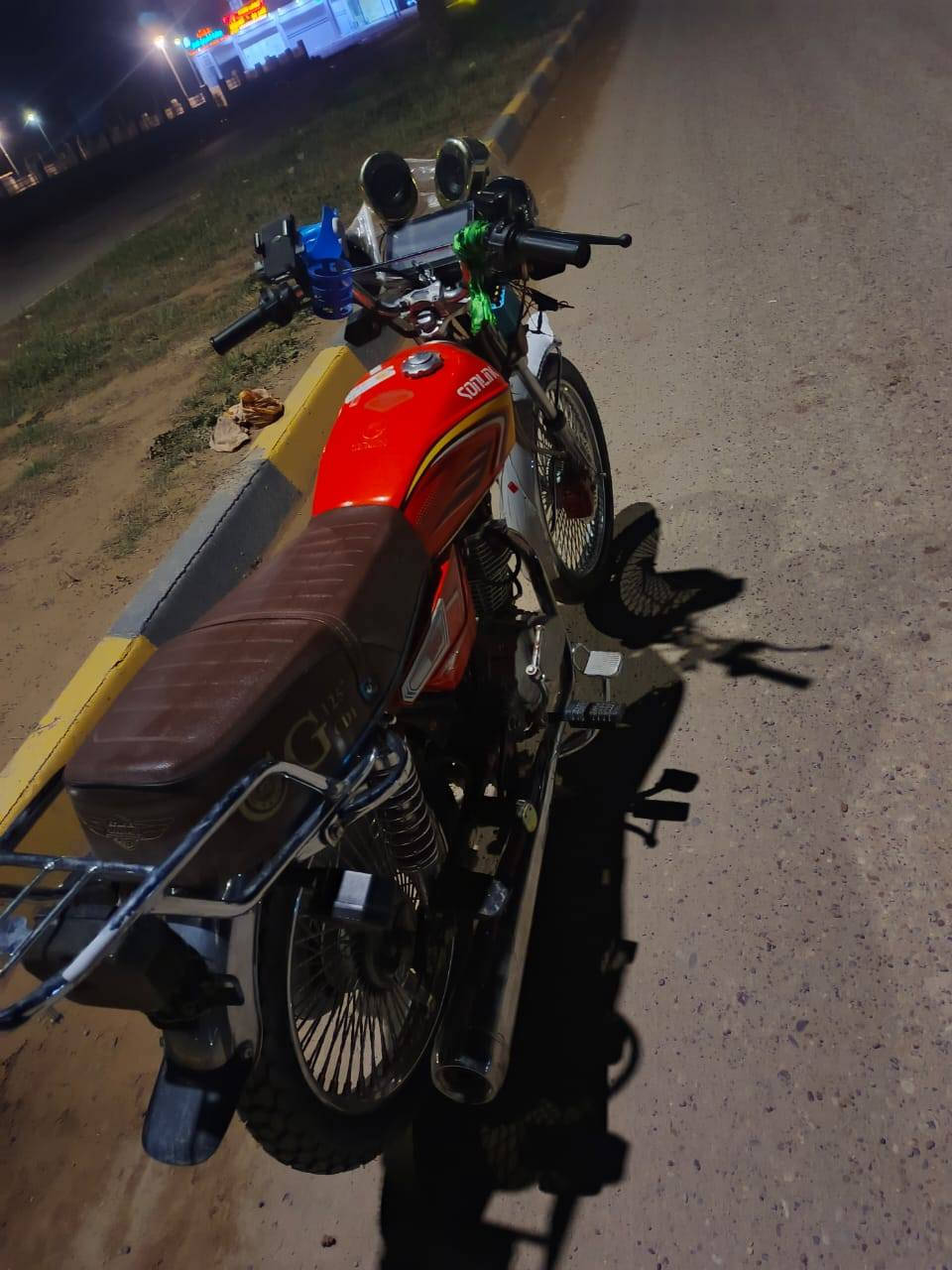 #للبيع
ايراني تايگر 2025 

5گير  دراجه شرط محرك ما مفتوح اخت لزيرو صور جديد مال الليل  وهسه 
 
دراجه شرط احلى من الصور رزانه ونشاط وكامله 

700 وبيها مجال حك جيه رقم ***********
