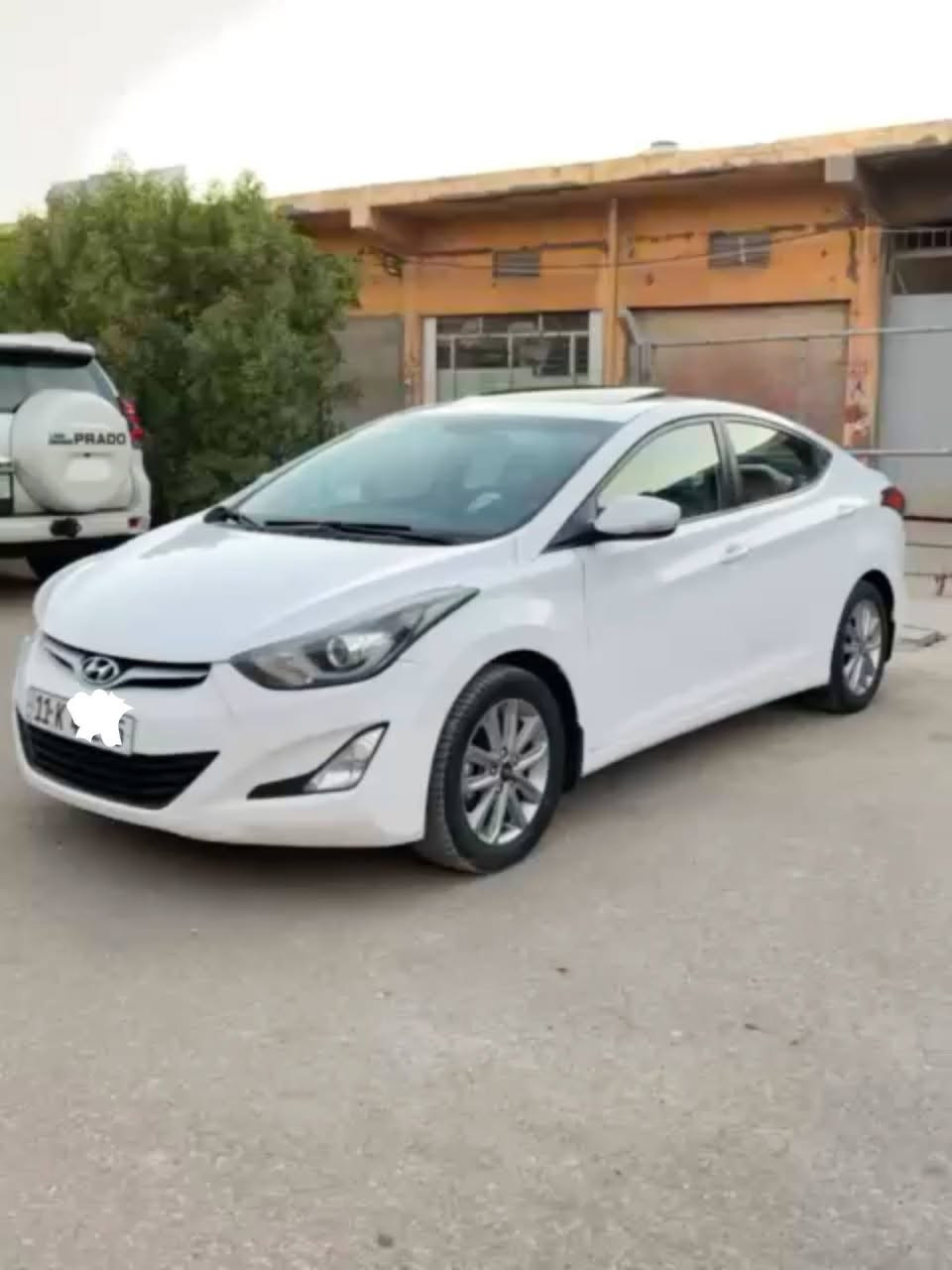 سونار مرفق مع الصور
السعر ١٢٧ ورقه 
النترا 2015 خليجي محرك 1800 دوش رقم بغداد فول مواصفات عدا البصمه 
***********
