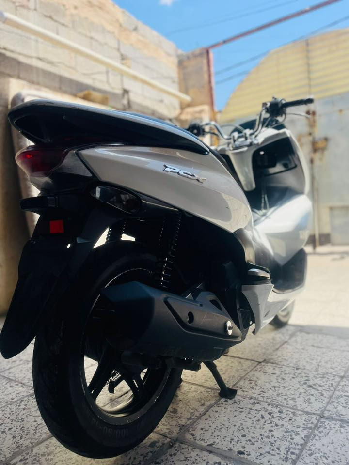 PCX جيل اول ياباني بعده زيرو ونضيفه كلش وحلوه ومكينه ناعمه كلش ومكفوله ماشيه بس ٣٦ الف بعدها زيرو ***********
