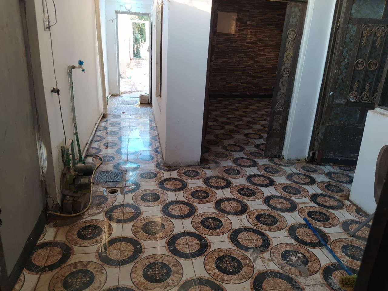 بيت للبيع في شارع المعمل فرع اسواق حسين الرماحي مساحة 210 متر للتواصل واتس فقط ***********
