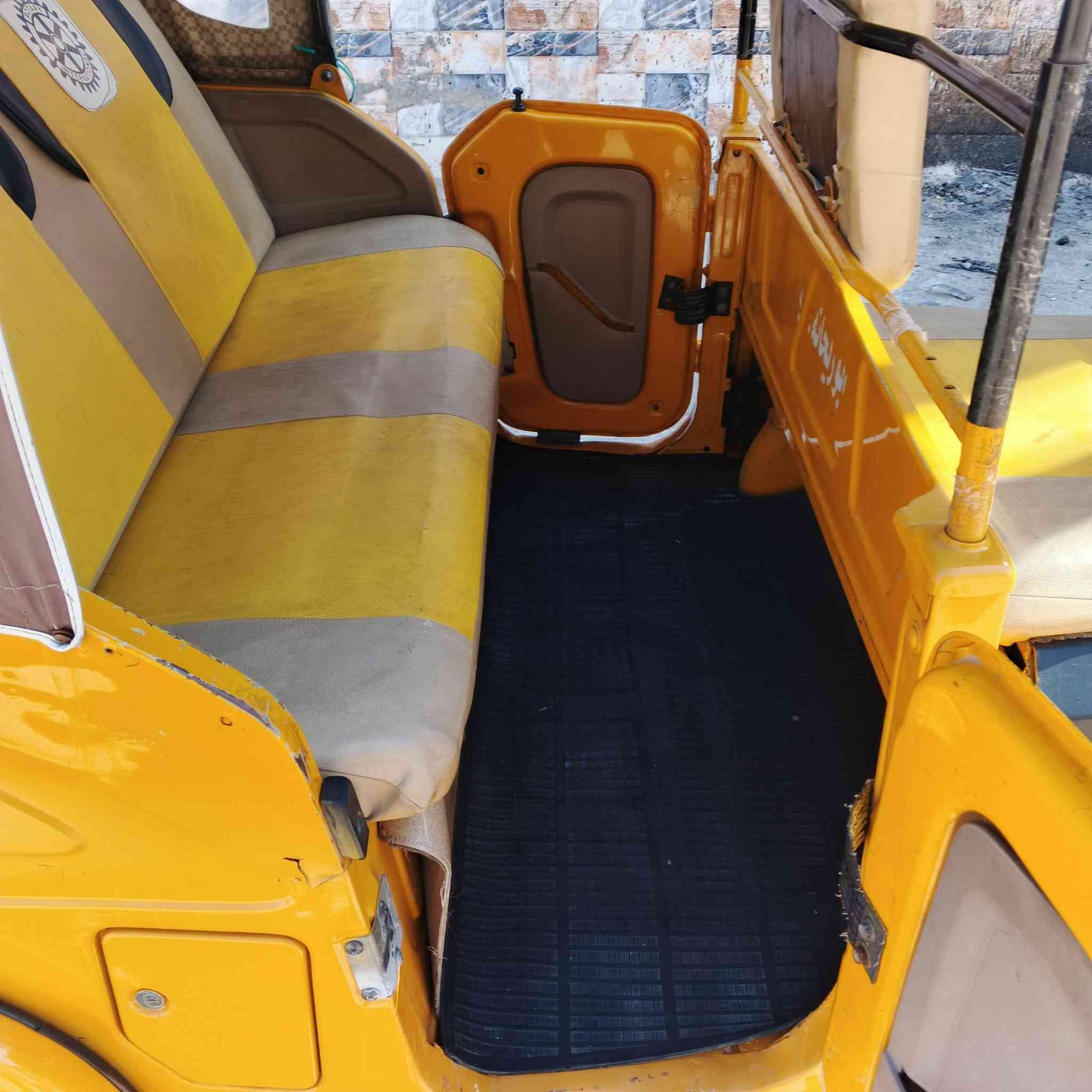 سلام عليكم تكتك باجاج 2021رقم ميسان تكتك شوف العين تجي وشوف محرك مجفت توه معمره دوس خياسات سعر 6000وبيه مجال حك الجيه  مكاني بصره الحيانيه
 *********** بس اتصال
