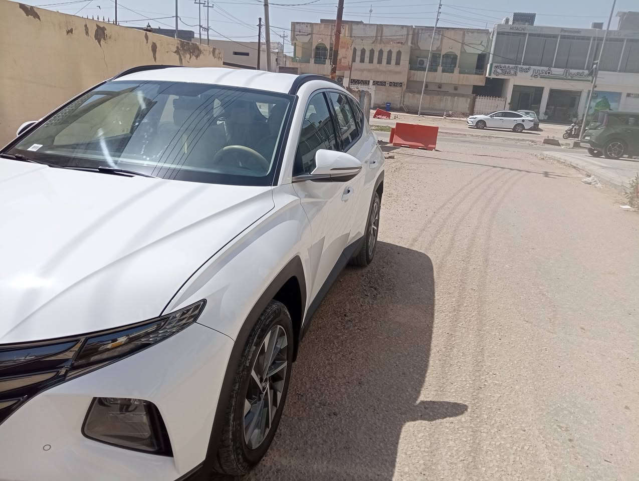 توسان موديل 24 خليجي لون ابيض رقم بابل مكفوله مكان السياره بابل المركز ***********

