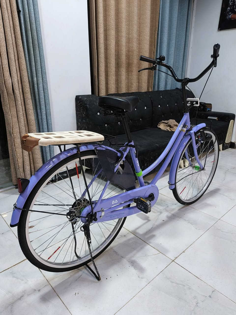 السلام عليكم شباب بايسكل للبيع نضيف موديل 21 السعر 145 وبي مجال 
مكاني نجف حي النداء 
‏‪***********‬‏
