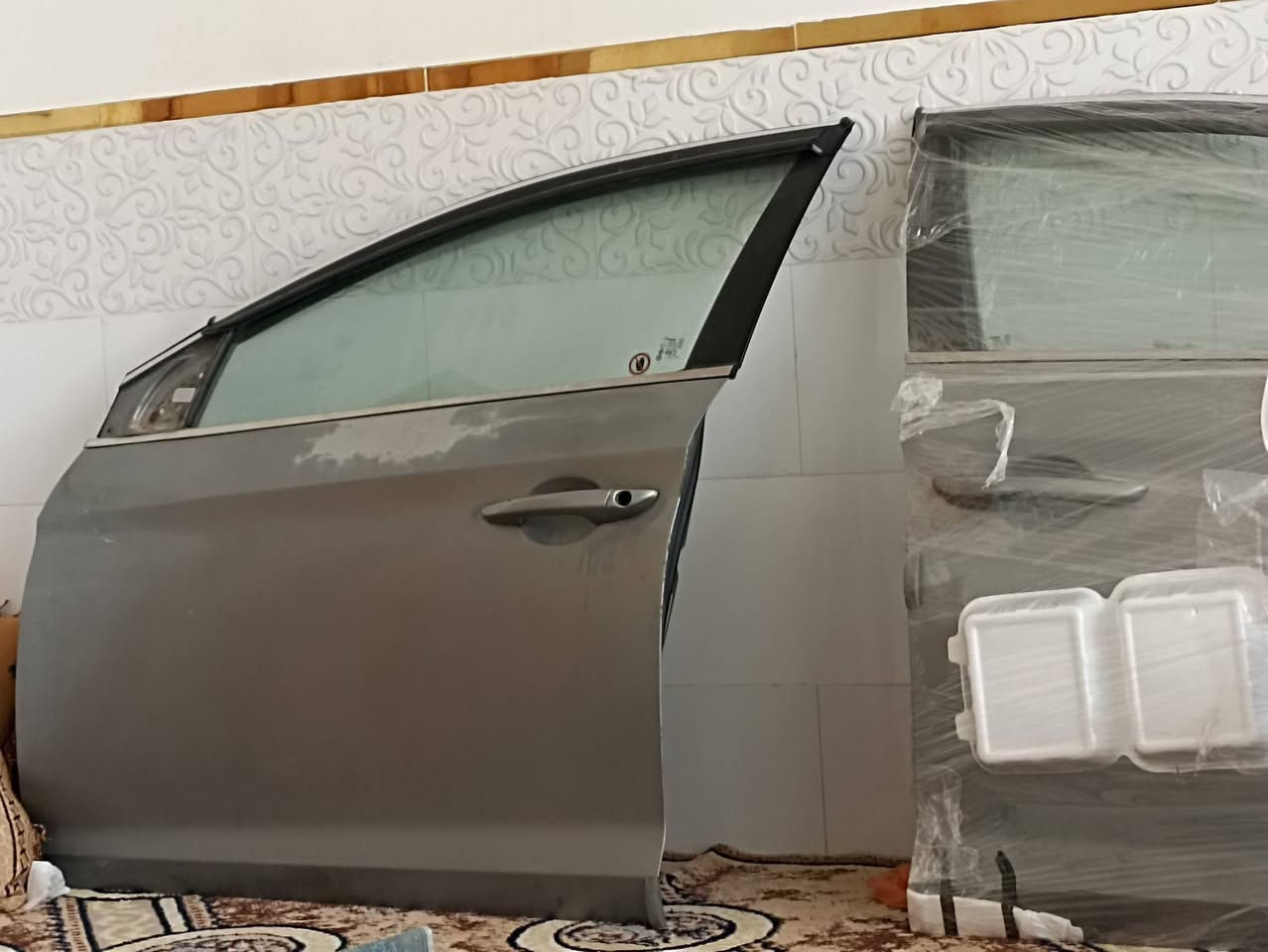 سوناتة أمريكي موديل 2016 أربعة بيبان كاملات جامه ومكينه وسماعه بيبان مقفلات وجاملغ ايسر ودعاميه خلفيه وبنيد مال كصه لون جارد موجودة بلنجف الاتصال بالرقم ***********
