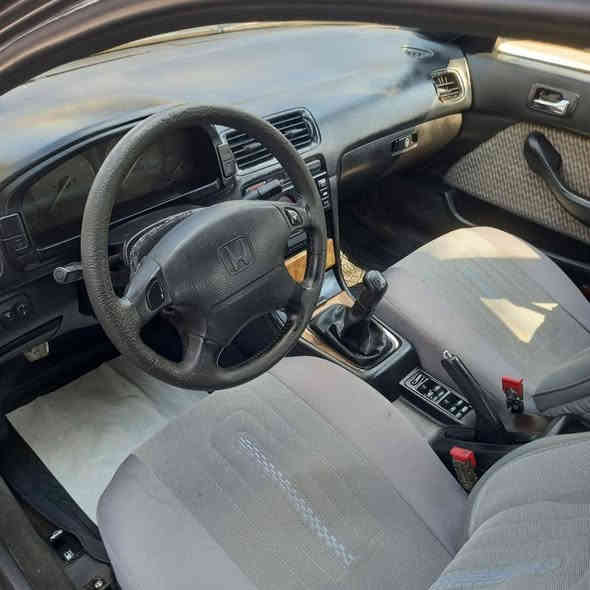 السلام عليكم

للبيع 
 
هواندا أكورد موديل 1994 بأسمي رقم انكليزي سياره كلها بلاديه كير ومحرك بحاله جيده جدآ تبريد شغال ثلج
دواخل نظيفه جام كهرباء السعر 42 $ بيها مجال  

مكان بغداد شهداء البياع للاستفسار الاتصال بالارقام
***********
*********** بغداد
