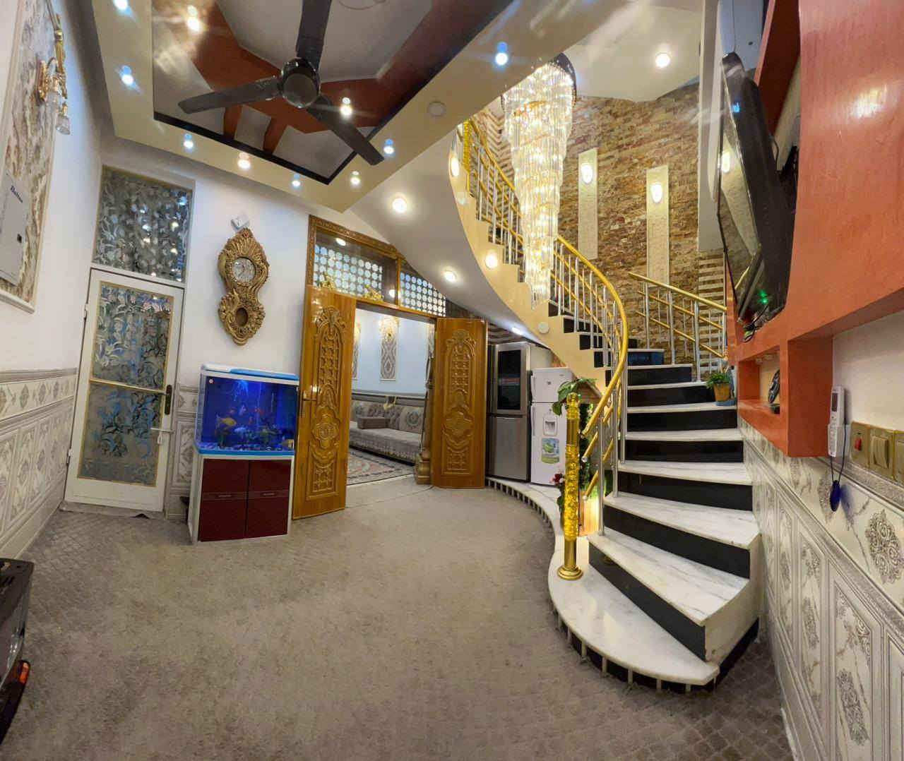 السلام عليكم
للبيع دار المساحة ١٢٠ م طابو صرف
ثلاث طوابق
العنوان كربلاء حي الوفاء قرب أسواق معالي
لاستفسار اتصل *********** او تساب ***********
