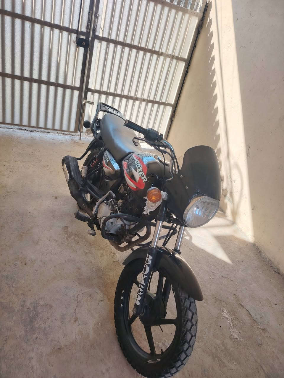 سلام عليكم بوكسر كلاسك ماشية 27 حقيقي كيج سرعة شغال مكان بغداد التواصل على الرقم فقط مكلف بنشر
*********** بي واتساب
