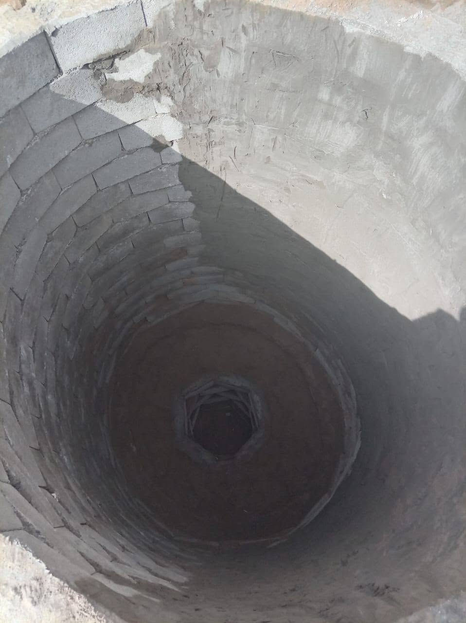 كادر حفر منهولات دائري ومربع
في العلم والعالي والخرجه والدبسه
وحسب القياسات
مترين ونص مترين متر ونص متر
وكذالك يوجد كادر تصريف مياه الأمطار مياه الشارع 
يوجد كادر تصفير بيوت مع الحدل والصب
ويوجد كادر تفليش صب بيوت ارضيات وجدران
ويوجد كادر
 صبغ أبواب وشبابيك

***********
***********
