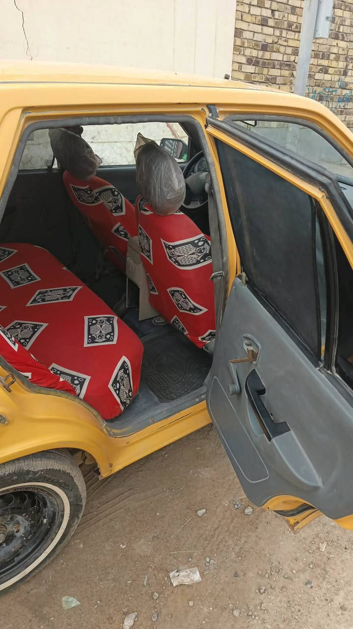 من رخصت الادمن سياره سايبه موديل 15ضربتهه جاملغ امامي ومبدل سنويه عضم عاج لل35هزه لل35 كير مكفول مكينتهه حلوه تبريدهه ماعرف شبي مافاحصه السياره صدر امامي تعبان سعر 27وبيهه مجال رقم الهاتف ***********
