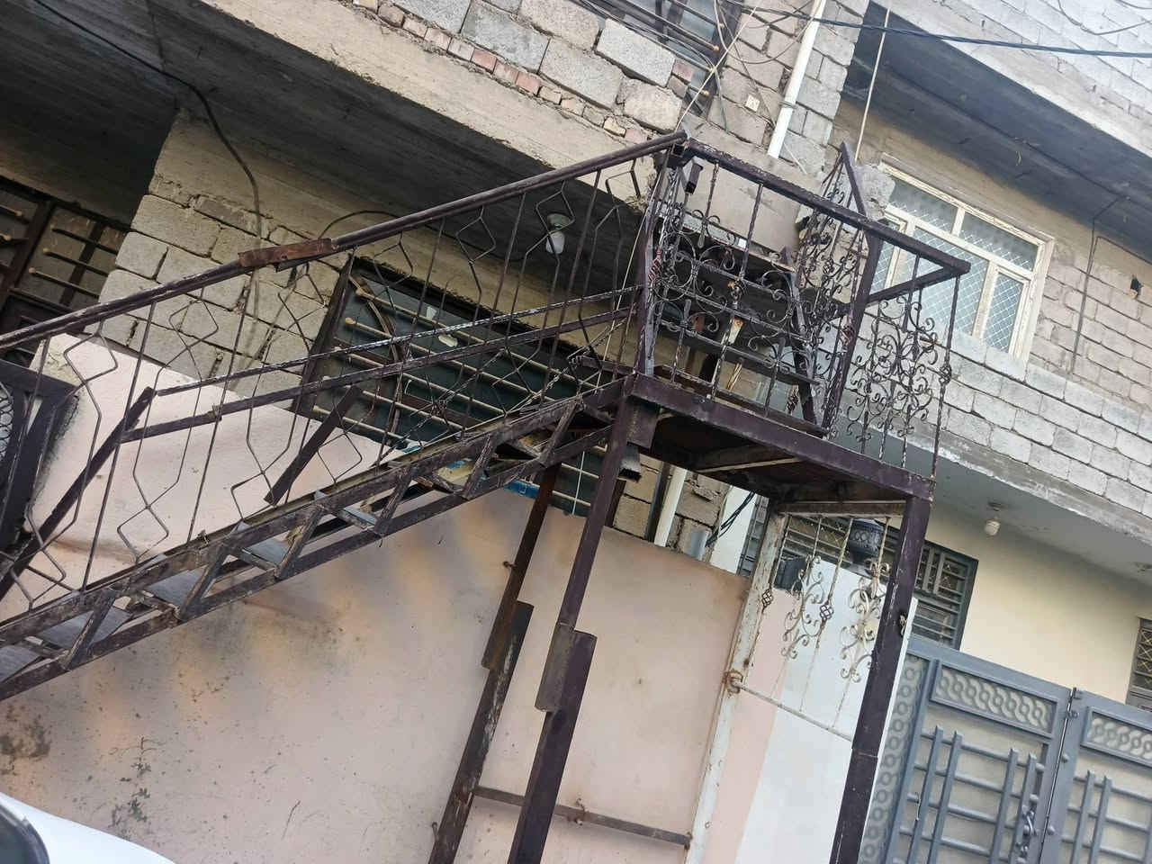 درج خارجي للبيع 200 الف بعقوبة الكورنيش***********
