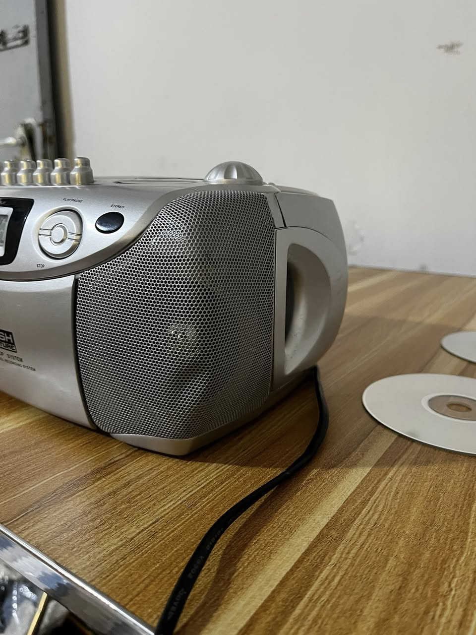 مسجل بوش شغال فقط قرص لا يعمل والاريل ماكو كاسيت شغال وراديو سعر ١٧ والتوصيل مجاني


**إذا كنت صاحب هذا الإعلان وتريد حذفه لأي سبب، رجاءا أرسل رسالة إلى الدعم الفني**