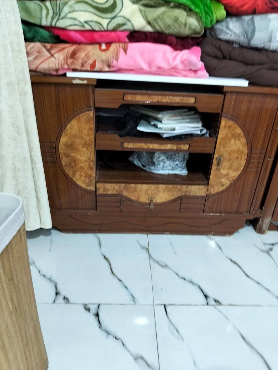 غررفه  نوم سعرها 200  وبيها مجال قليل


**إذا كنت صاحب هذا الإعلان وتريد حذفه لأي سبب، رجاءا أرسل رسالة إلى الدعم الفني**