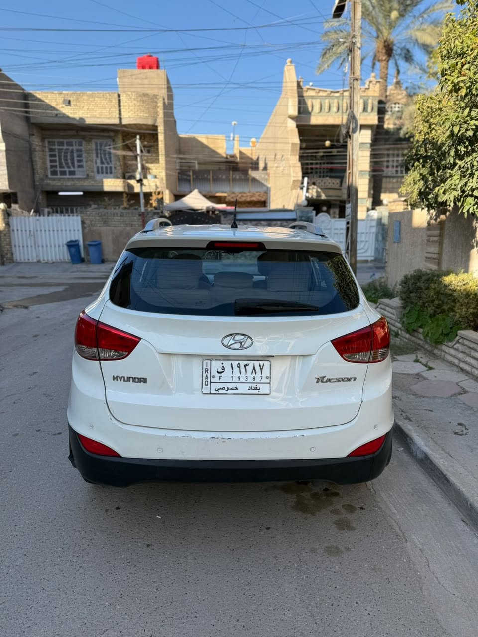 السلام عليكم 
توسان خليجي موديل ٢٠١٠ شكل ال ٢٠١١
بيها صبغ بابين عكس السائق وجاملغ 
السعر ١١٠
بغداد السيدية 
***********
