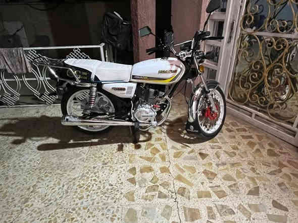 السلام عليكم دراجه ايراني 5كير محرك 200 sمكفوله كفاله عامه دراجه مامفتوح بيها برغي اوراق كامله موديل ٢٥ صار شهرين امنزلها السعر ٧٧٥وبيها مجال الطيبين مكاني بغداد هاذا رقمي ***********
