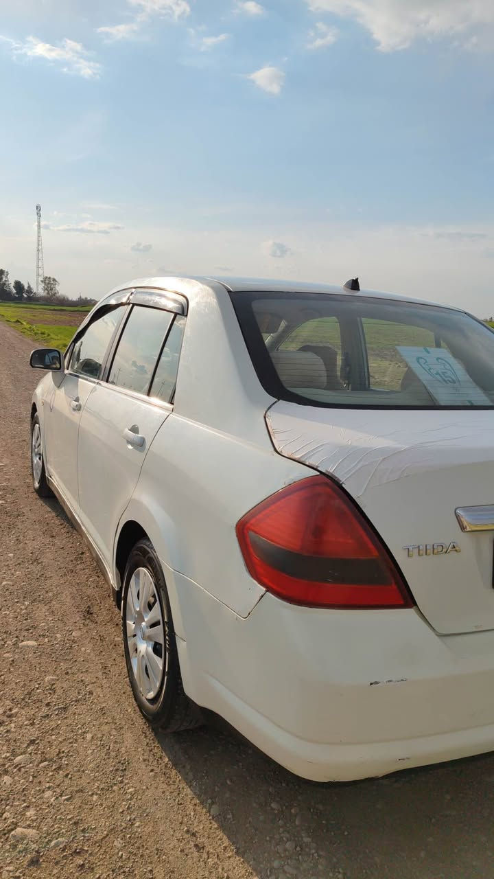 نیسان تیدا 2008 سپی سەدەفی  

وەکو سبوغ 5پارچەی سبوغە جەمپێکی پشتەوە و پێشەوەی هەیە بێ ناو 

-سەیارەکە  غاز و بەنزینە  

-سەنەوێ تازە بەسەر چووه 3 مانگە

ـ گیر و مەکینە بەشەرت

*********** أربيل, العراق
