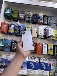 آيفون ١١ برو ماكس • ٢٥٦ • بطارية ٩٨٪