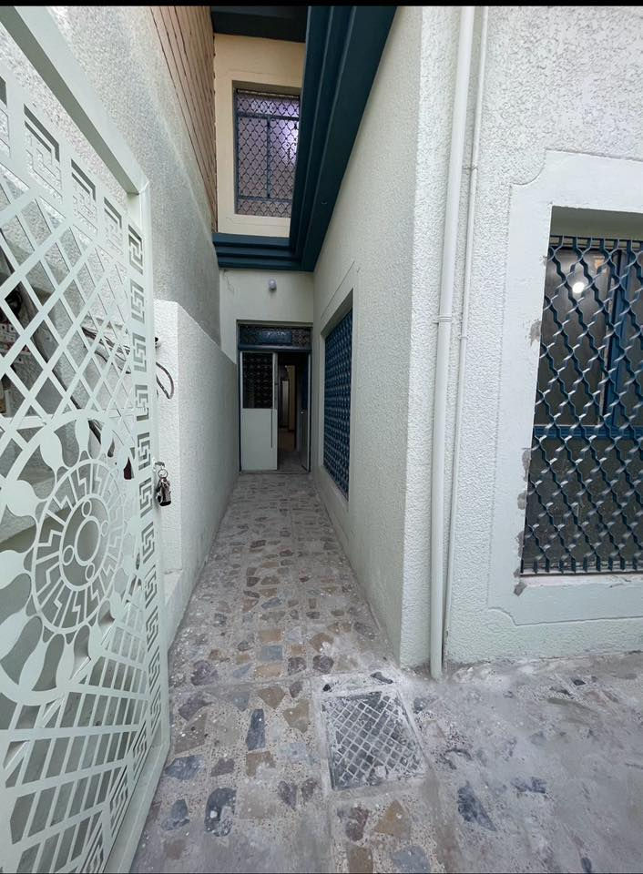 بيت في كربلاء للإيجار
١٠٠ متر طابقين يبعد عن الامام الحسين والعباس ٥٠٠ متر فقط
في شارع ميثم التمار
صالة كبيرة هول كبير ومطبخ 
وغرفتين في الطابق الاول كبيرات

الايجار ٧٠٠ الف 

للتواصل واتساب على الرقم ***********
