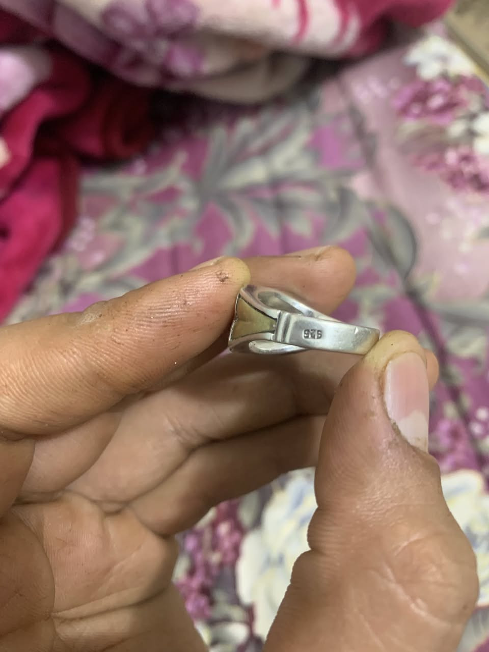 السلام عليكم من رخصة الادمن 
محبس ياقوت بورمني الرماني
صياغة وفظه قديمه مختم ٩٢٥
الجوانب مالته تنزيل ماي ذهب

سبحه يسر ابيض مطعمه بعقيق ورضوي 
٣٣ حبه 
قيم وأخذ بل سعر الي يرضي لله


**إذا كنت صاحب هذا الإعلان وتريد حذفه لأي سبب، رجاءا أرسل رسالة إلى الدعم الفني**