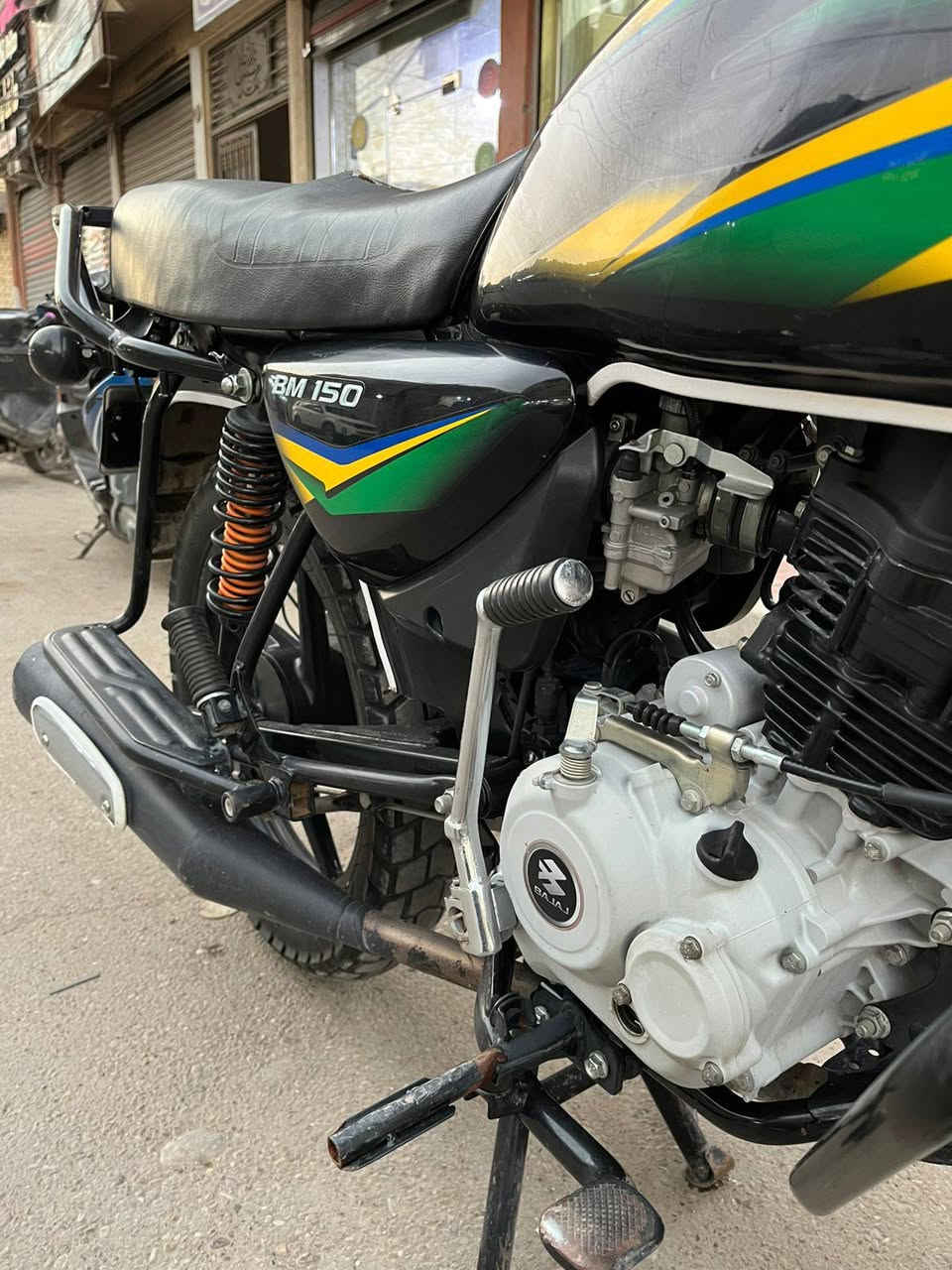 السلام عليكم بوكسر كلاسك موديل 2022 كفاله كفاله عامة اذا مفتوح بيهة برغي تاخذهة بلاش ماشيه 20 الف حقيقي السعر 2500 وكلشي اكو بل سوگ ميعجبك اعبر بدون اي كلام العنوان البلديات تقاطع المصرف للاتصال ***********
