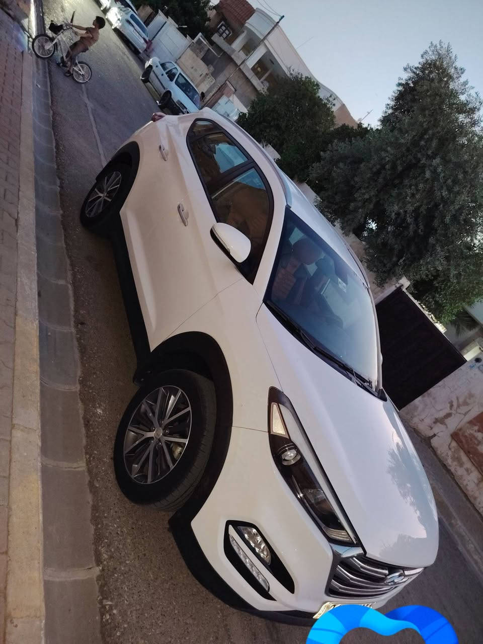 السلام عليكم  توكسان موديل ٢٠١٧ سنويه. لل ٢٧  دفتر بانزين موجود سياره نضيفه. مابيها بس شبر بارد براس الجامرلغ  ماشيه ٥٧   مابيها اي نقص.
***********
مكاني كركوك

