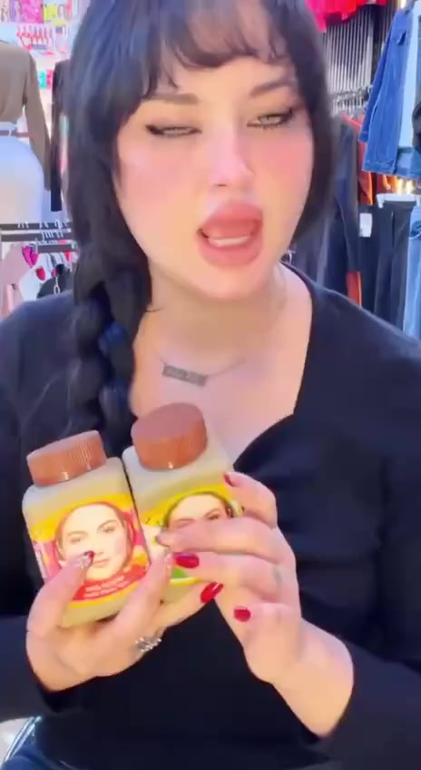 🍯✨ عسل عرموطة ✨🍯
🔴 للوجه فقط:
يساعد على تسمين الخدود 💖
يعطي تفتيح ونضارة للبشرة ✨
يغذي البشرة ويخليها ناعمة ومشدودة 🌸
🟢 للوجه والجسم:
يساعد على امتلاء متوازن 💖
يوحد لون البشرة ويفتحها ✨
يعطي نعومة ولمعة طبيعية 🌸
🎁 عرض خاص: اشتري 2 وخذي الثالثة مجاناً 😍


**إذا كنت صاحب هذا الإعلان وتريد حذفه لأي سبب، رجاءا أرسل رسالة إلى الدعم الفني**