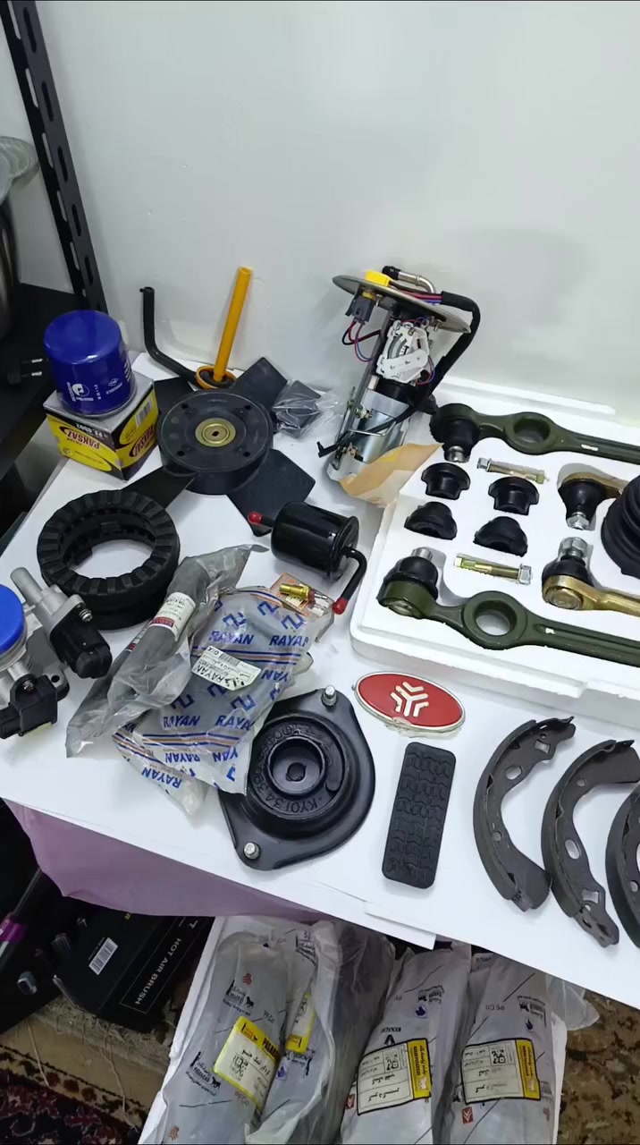 شلعة اغراض سايبا كامل ب٧٠ الف مع التوصيل الي يريدها يتواصل عبر الواتساب 
***********
