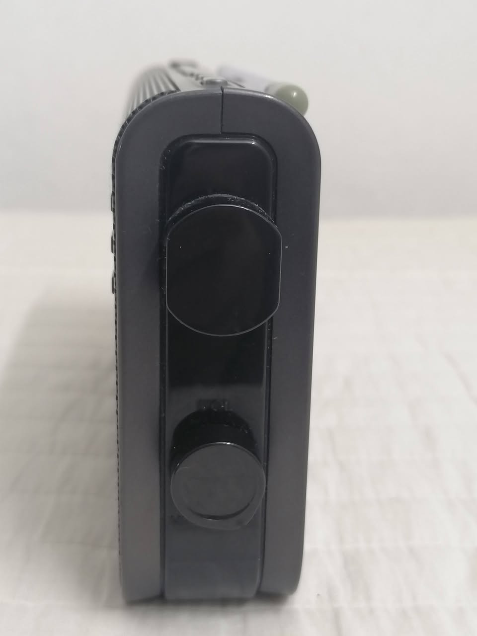 جهازين للبيع كل واحد وسعره مكاني بغداد البياع ***********
١. سوني موجه واحده fm خزن ٣ محطات ياخذ باتري عدد٤ قلم جهاز جدآ سحبه جدآ جميل تريد بحث يدوي تريد بحث تلقائي
٢. جهاز UN. COM انتاج الصين مصدر الى اوربا ٤ موجات جدآ حلو سحبه fm باتري عدد٢ قلم
