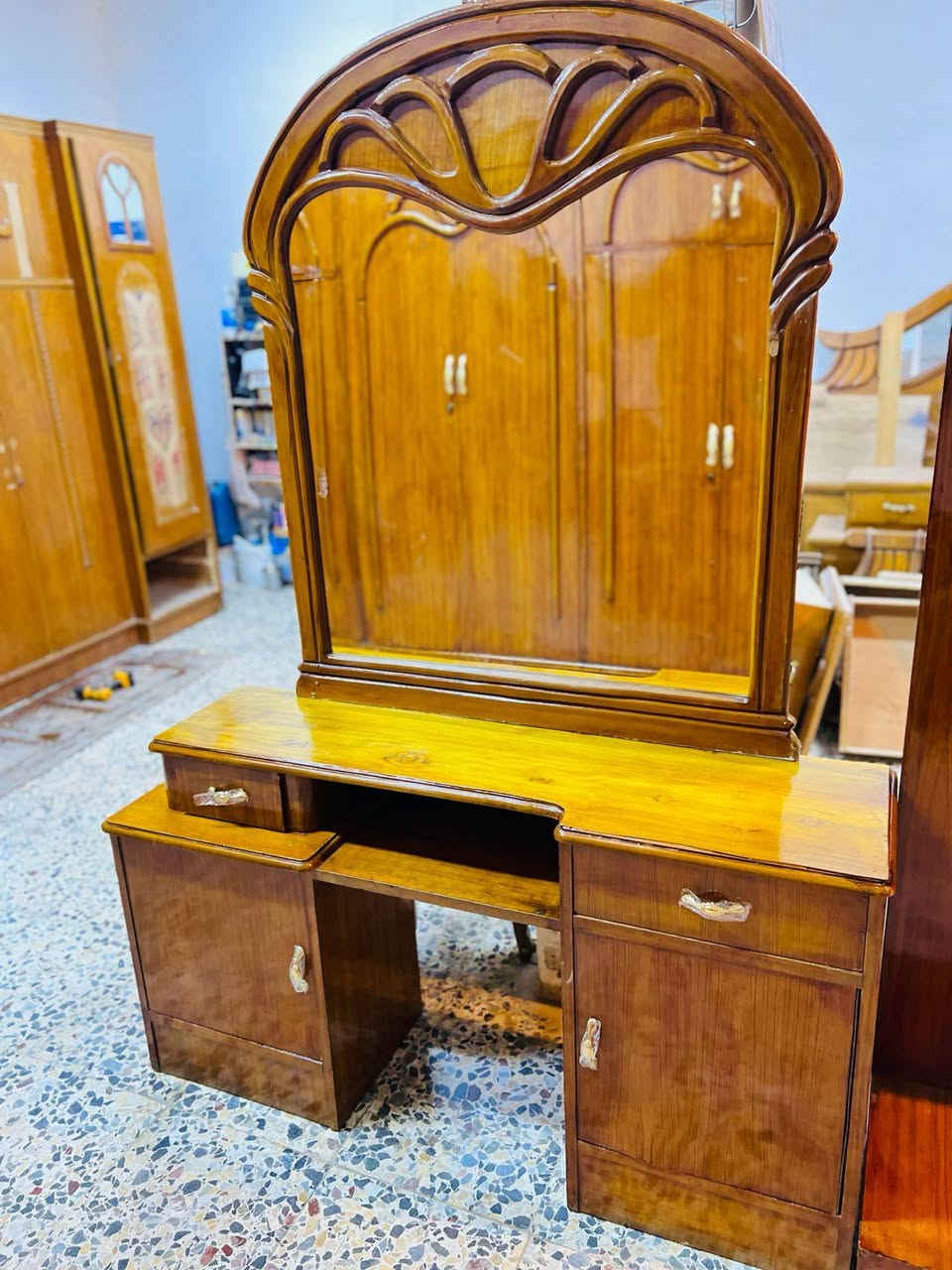 السلام عليكم 
غرفه صاج عࢪاقي مستخدام 
غرفه6/ابواب 📌
السعر 480
نضافه 80/💯 
معا نقل فقط داخل بغداد 
واتساب ***********
