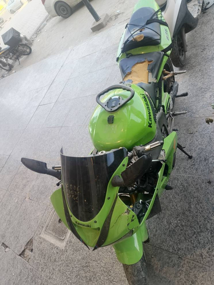 دراجه خير من الله تاركه مطالع بيه دراجه شغاله مكينه خير من الله دراجه معدل وشلعه سبب البيع ممحتاجه قليل اطلع بيه مكانب بغداد سعر ٢٥ ورقه وبيه مجال *********** موتاجد بل رقم فقط واتساب بغداد, العراق
