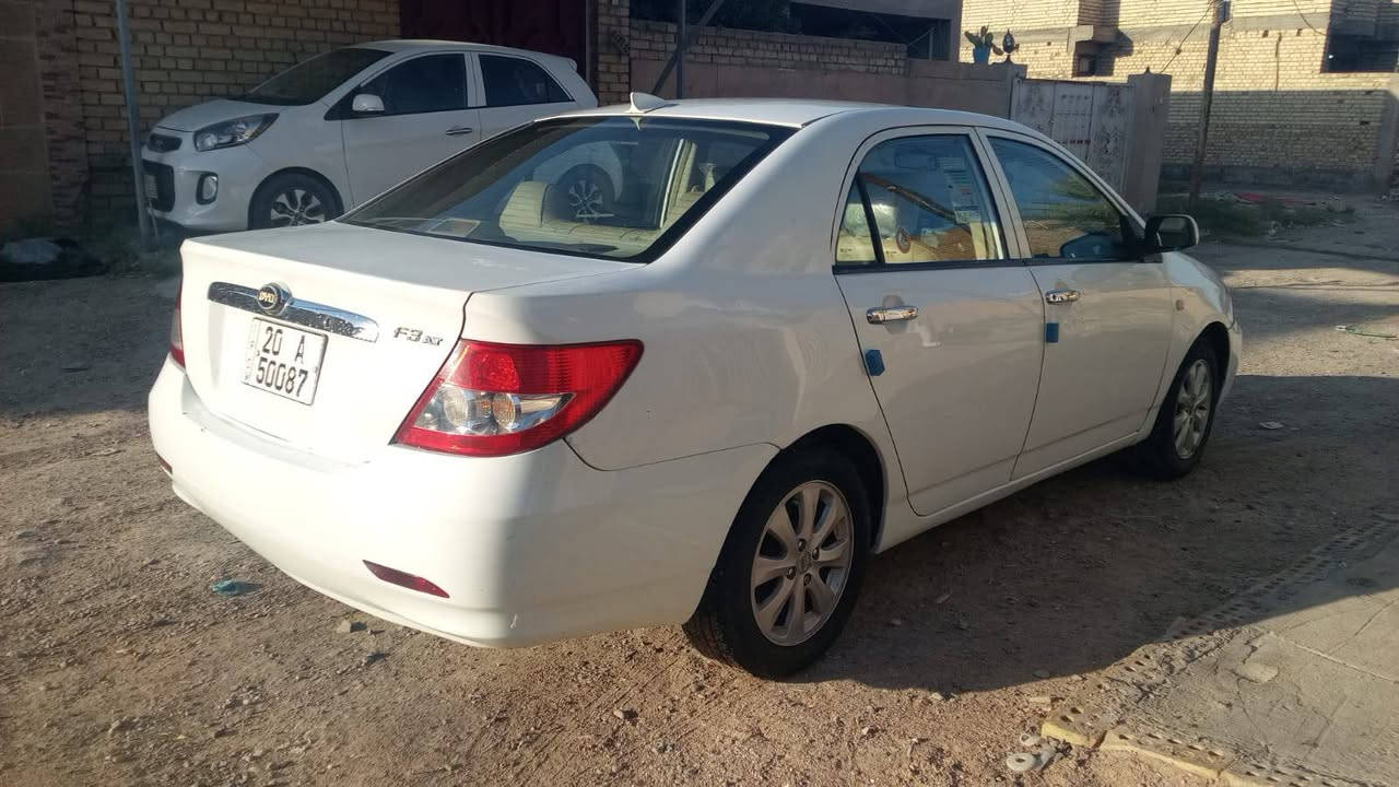 السلام عليكم بي واي دي f3 2013 رقم ديالى بيها تصليح هلالات تخم تايرات جدد باتري جديد تبريد المكينة بيها تنقيص السعر 54 بيها مجال قليل مكانه بغداد رقم ***********

