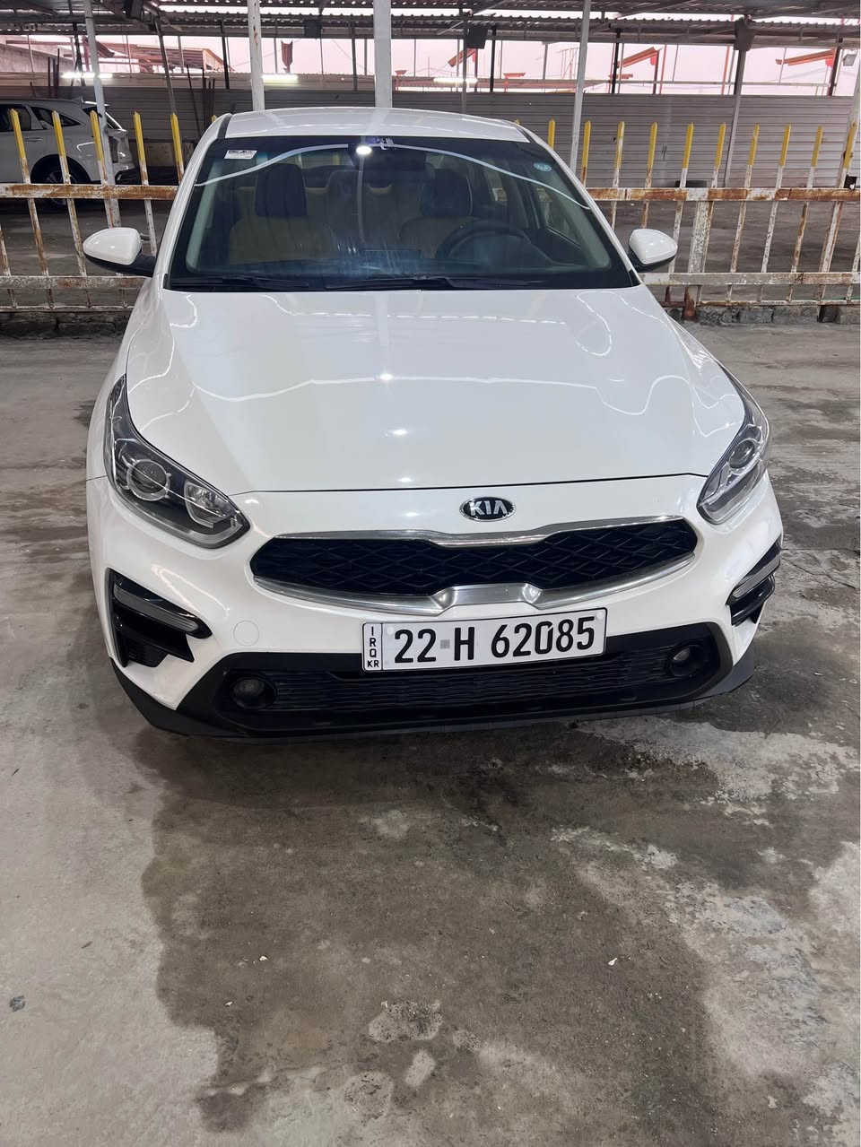 سيراتو 21 موديل خليجي مكينه 1600 قتصاديه 
رقم جديد وهزه وفحص كله جديد سياره بيه يم رقم قبق جنطه صبغ فقط وبارد بل جاملغ سياره جيده وحلوه تخم تاير جديد تبريد ثلج حداديه جديده سياره نضيفه والبيع او مراوس شراي يتصل ويدلل مكاني نجف الاشرف 
*********** النجف, العراق
