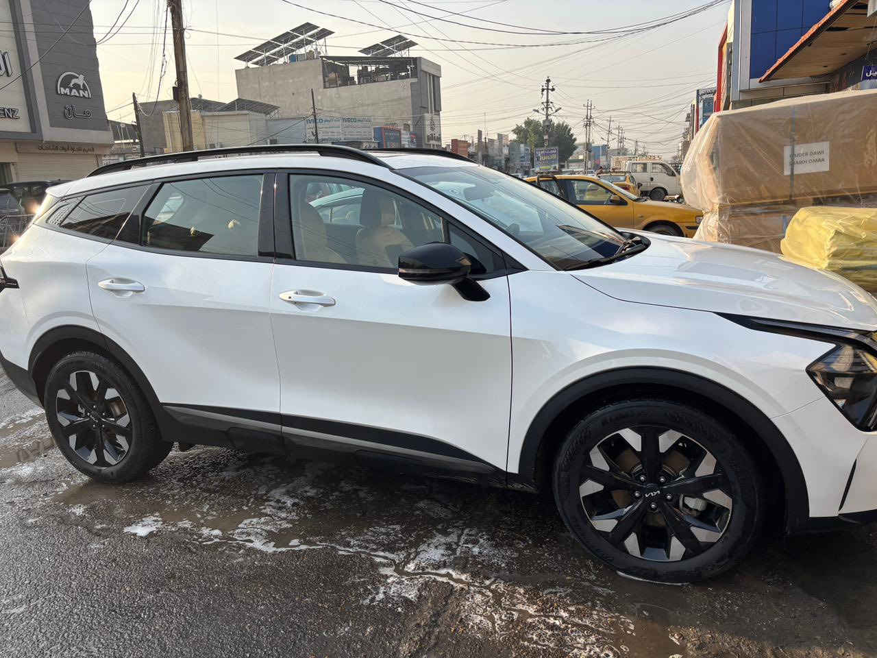 سلام عليكم للمراوس بشي من موديل ٢١ وفوك
سبورتج L طويله خليجيه وكاله suv
مكفوله من الضربه والصبغ 
فقط بارد صغير 
فول مواصفات للاخير 
رقم بغداد باسمي 
***********
