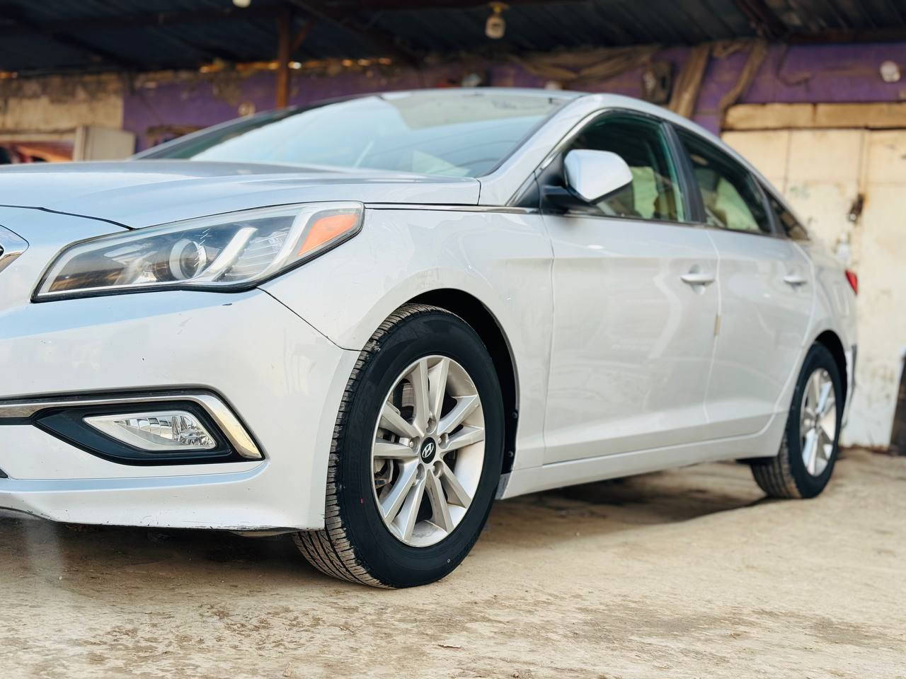 السلام عليكم ورحمه الله وبركاته 
سوناتا للبيع 15
ضربته بس بنيد
مواصفاته المعروفه
رقم نكليزي 
بسمي المدور ثاني يوم
السياره خير من الله 
ماشيه 70الف حقيقي. 
السعر128او بيها مجال رقم 
الهاتف *********** 
المكان بابل حله ورديه خارج
