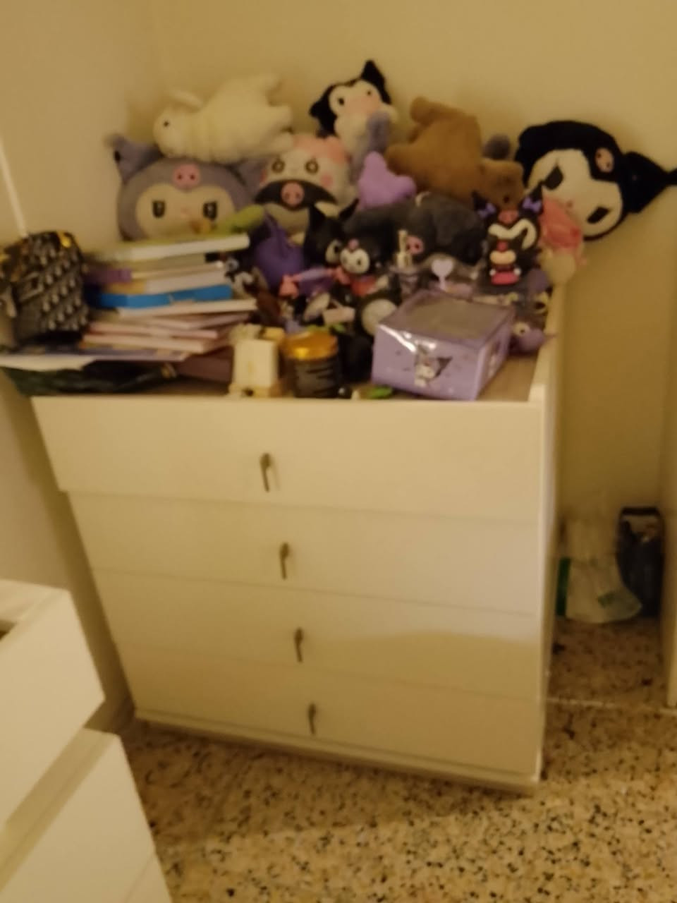 غرفة كلش راقيه شتريتها ب3200 مكسوره جام كم باب بيها وتبديلهن سهل اعلى سعر ابيع
للعلم الجزيرة  بيها مجرات من ورا بس مساحة ماعندي صايرات علحايط
مكاني القاهرة بغداد
***********
